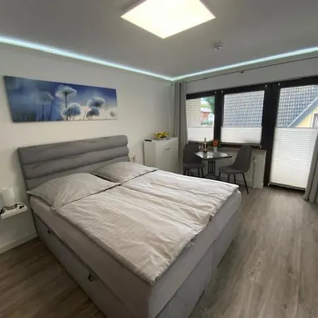 Valeria 26 Am Grossen Ploener