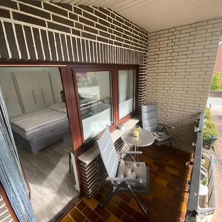 Valeria 26 Am Grossen Ploener